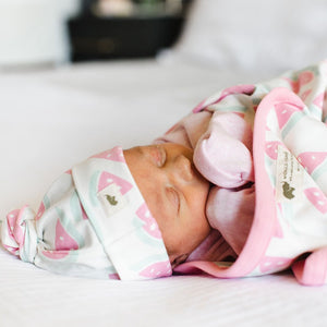 What Clothes Should a Newborn Sleep In?
