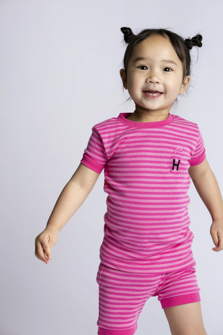 dark-pink-tonal-stripe